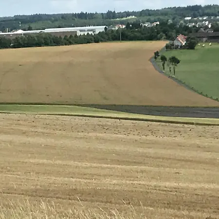 Auf Dem Bauernhof In Hof Kleeberg I Man Kann Ein Mit Bad Zubuchen * Hachenburg