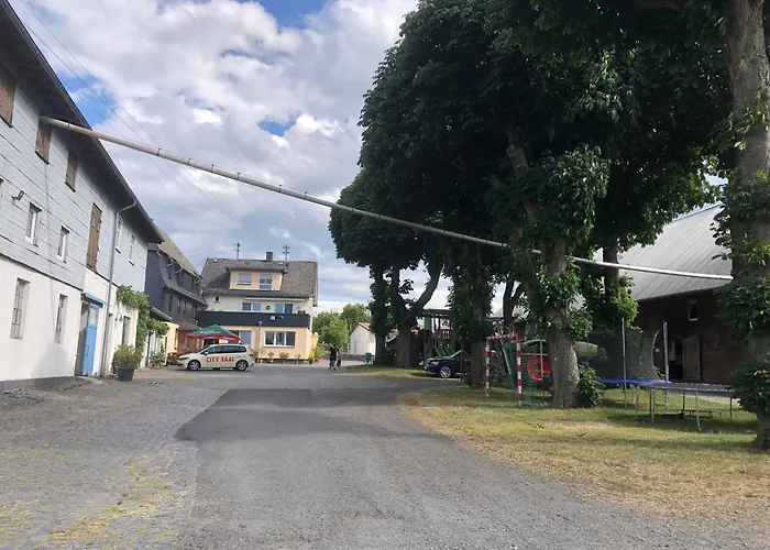 Auf Dem Bauernhof In Hof Kleeberg I Man Kann Ein Mit Bad Zubuchen * הכנבורג
